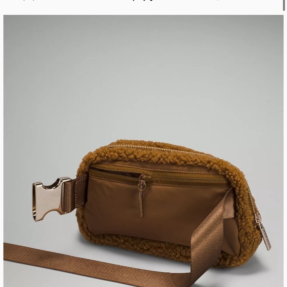 Lululemon Everywhere Fleece Belt Bag - Picture 11 of 11